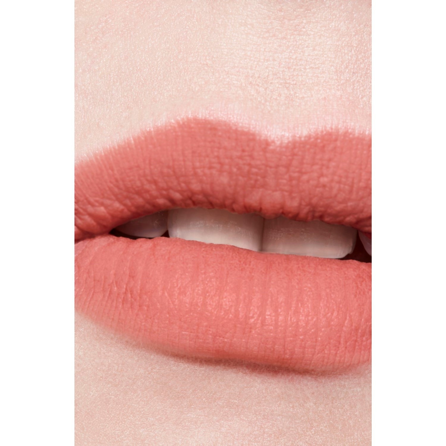 LA BARRA DE LABIOS LÍQUIDA MATE INTENSA DE LARGA DURACIÓN